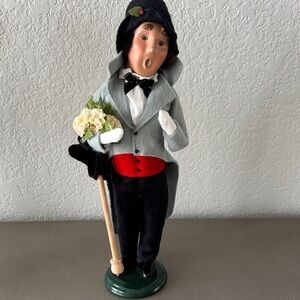 Beautiful Byers’ Choice Victorian Caroler – “Victorian Shopper” (2001).